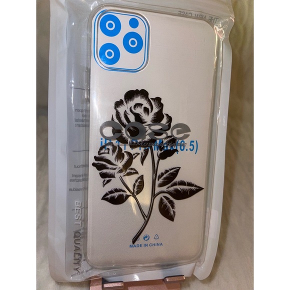 Black Rose Print iPhone 11 Pro Max Case 🖤 - Picture 16 of 17